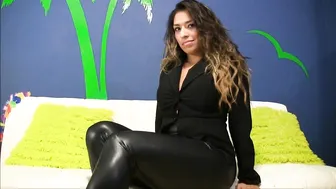 Sandra Latina in fries
