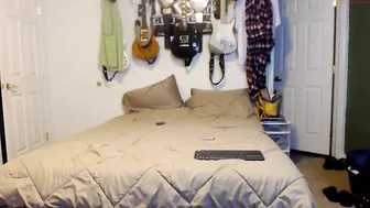 ripe_experience busty lady posing in fr