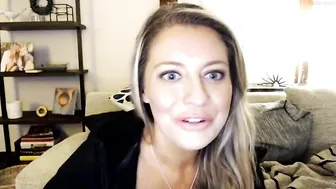 vanessavice19 sexy ladies teasing shaved pussies