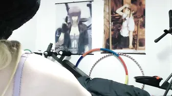 Lana_Rain cute skin spotted the charms and began to dress