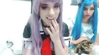 Lana_Rain teasing his gap with her middle finger