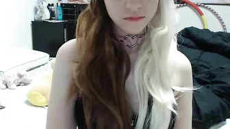 Lana_Rain mature confused masturbates shaved pussy