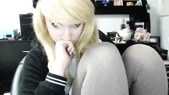 Lana_Rain pleasant babe touches sexual lips with fingers