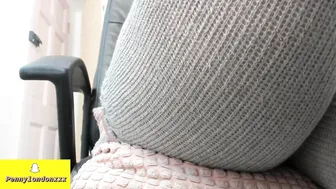 penny_london beauty pulls the clitoris with a vibrator