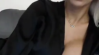 blonde_m Incendiary woman exposes big boobs
