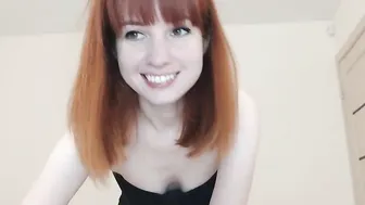annaboleyn Busty babe masturbates her penis
