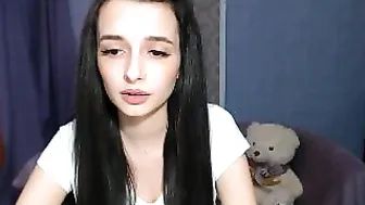 bekaline Skinny beauty pulls pussy