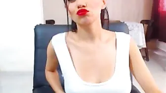 abril_sum Busty babe twirls big ass