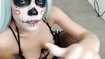 swaglord Mature bitch stretches big labia