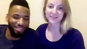 coolcamcouple Hot chick twirls big booty