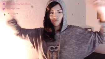 isabeyferrec Alluring bitch fucks holes