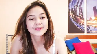 elinashin caresses the clit with a toy
