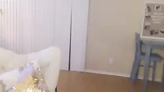 bambiii_babe bitch jerks off in the office