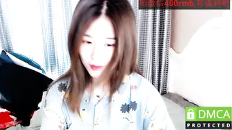 cn_yoyo blonde babe bares her tits