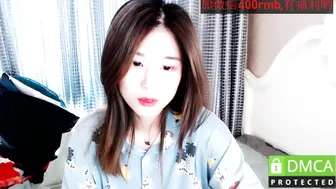 cn_yoyo blonde babe bares her tits