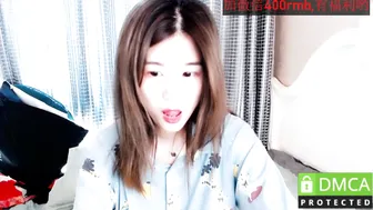 cn_yoyo busty chick caresses big nipples