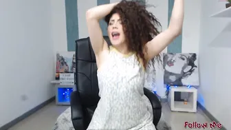 laurenn_connor cute confused lustfully communicates in fries