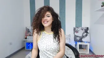 laurenn_connor cute confused lustfully communicates in fries