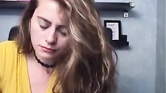 chiceva bitch drummed with glass dick