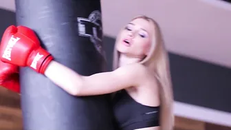 [PatriciaGoddess.com] Patricia91 striptease dancing