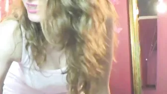 chiceva shows her sweet holes