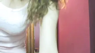 chiceva shows her sweet holes