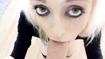 Candeelace sweet blondie fucks with a toy