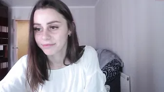 pretty_mollly likes to mess with toys