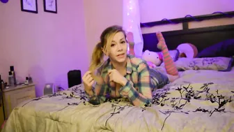 petgirl busty babe masturbates shaved cunt