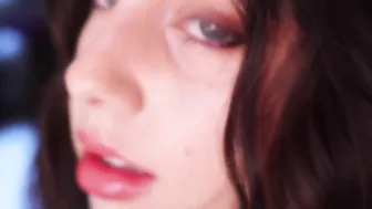 princess violette mature chick pulls pussy