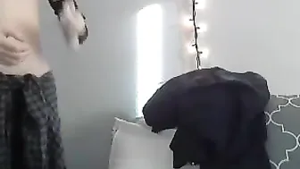 nyla_krush sex machine makes the slut groan