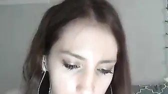 nyla_krush sex machine makes the slut groan