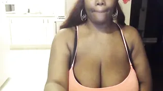 cherrykuchixx black-haired confused - having fun in fries