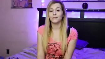 petgirl incendiary lady masturbates both holes with pleasure