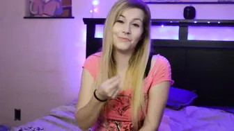 petgirl incendiary lady masturbates both holes with pleasure