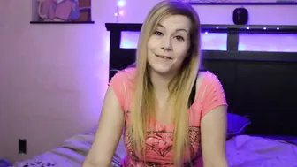 petgirl incendiary lady masturbates both holes with pleasure