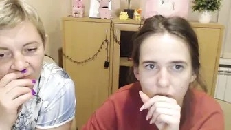 caroline_x_princess Black-haired confused