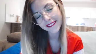 cassy_cum attractive lady relish fucks vagina with a sex toy