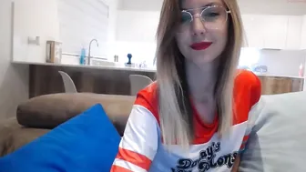 cassy_cum attractive lady relish fucks vagina with a sex toy