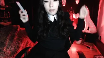 caroline_x_princess skinny nipple pulls pussy with fingers