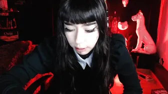 caroline_x_princess skinny nipple pulls pussy with fingers