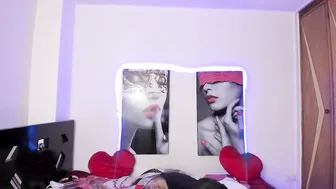 carla_hernandez obstinate queen jerking off her cunt