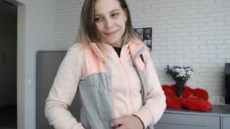 candymini charming bitch jerks pussy and cums