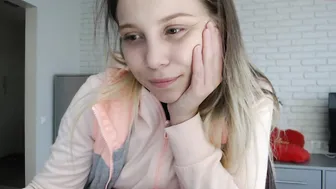 candymini charming bitch jerks pussy and cums