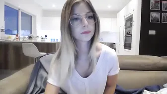 cassy_cum fucking herself in her pussy