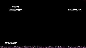 butterybubblebutt busty slut poses naked