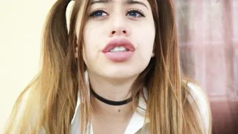 britany589 black-haired prank masturbates with a vibrator