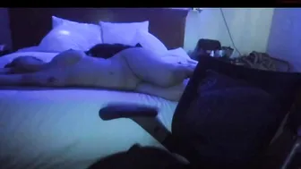 boulderpnp420o babe masturbates with phallus
