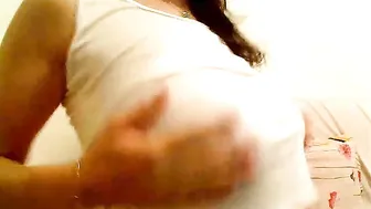 naturaldeea4u sucking dick and jerking off on camera showing her little holes