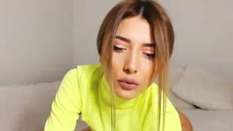 bonnbon__ hot bitch punches holes with fingers